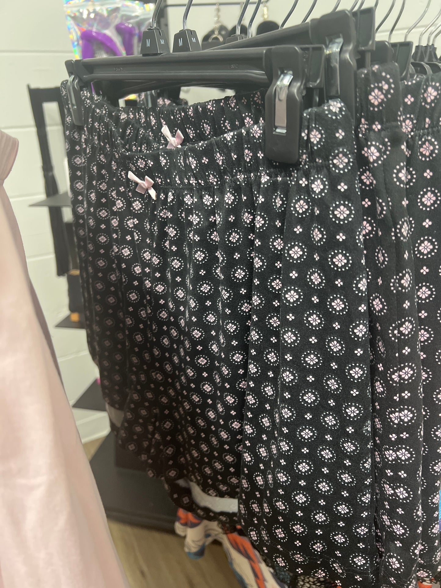 Sleep shorts with bow