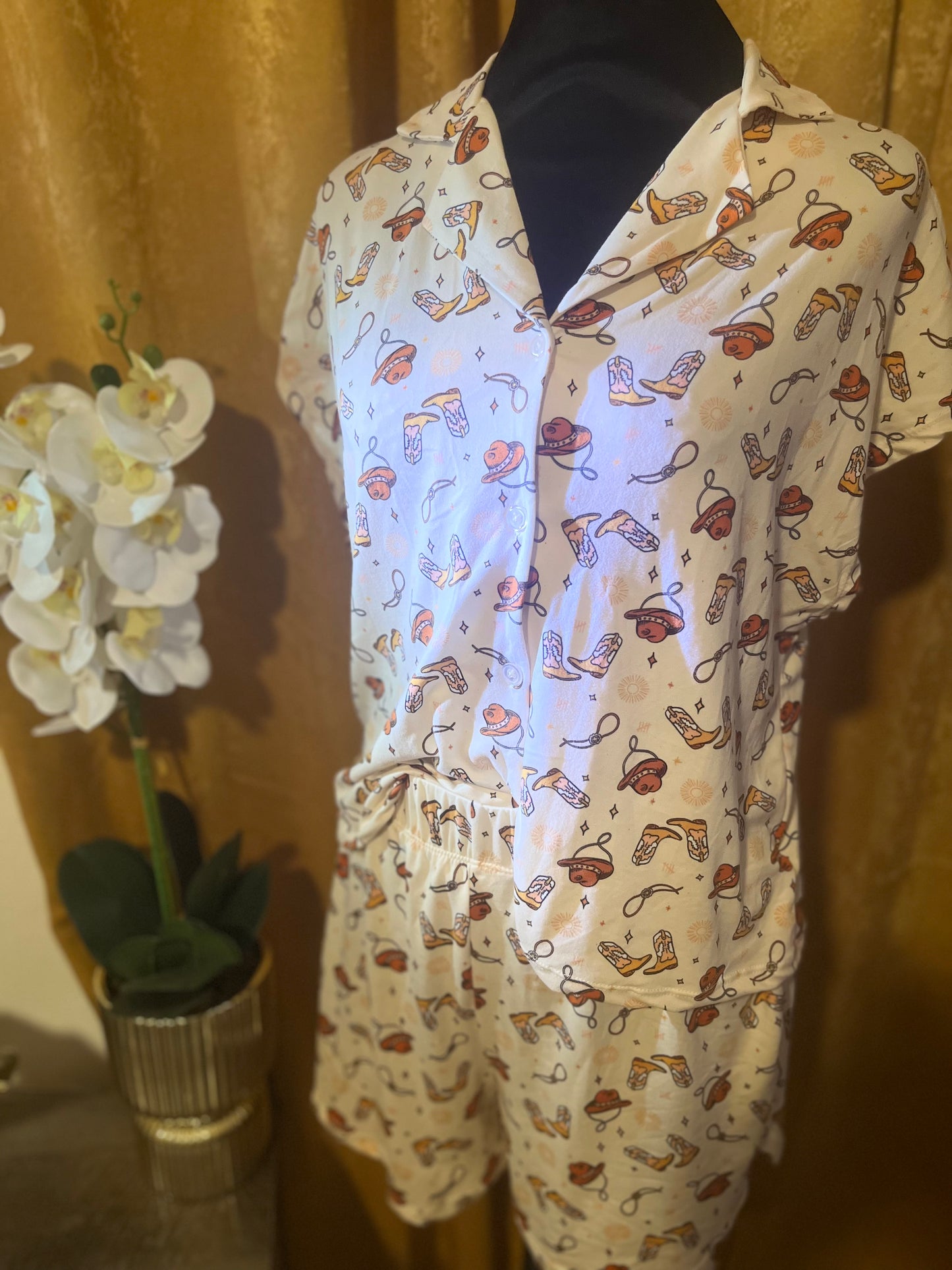 Boot Scooting’ short pajama set